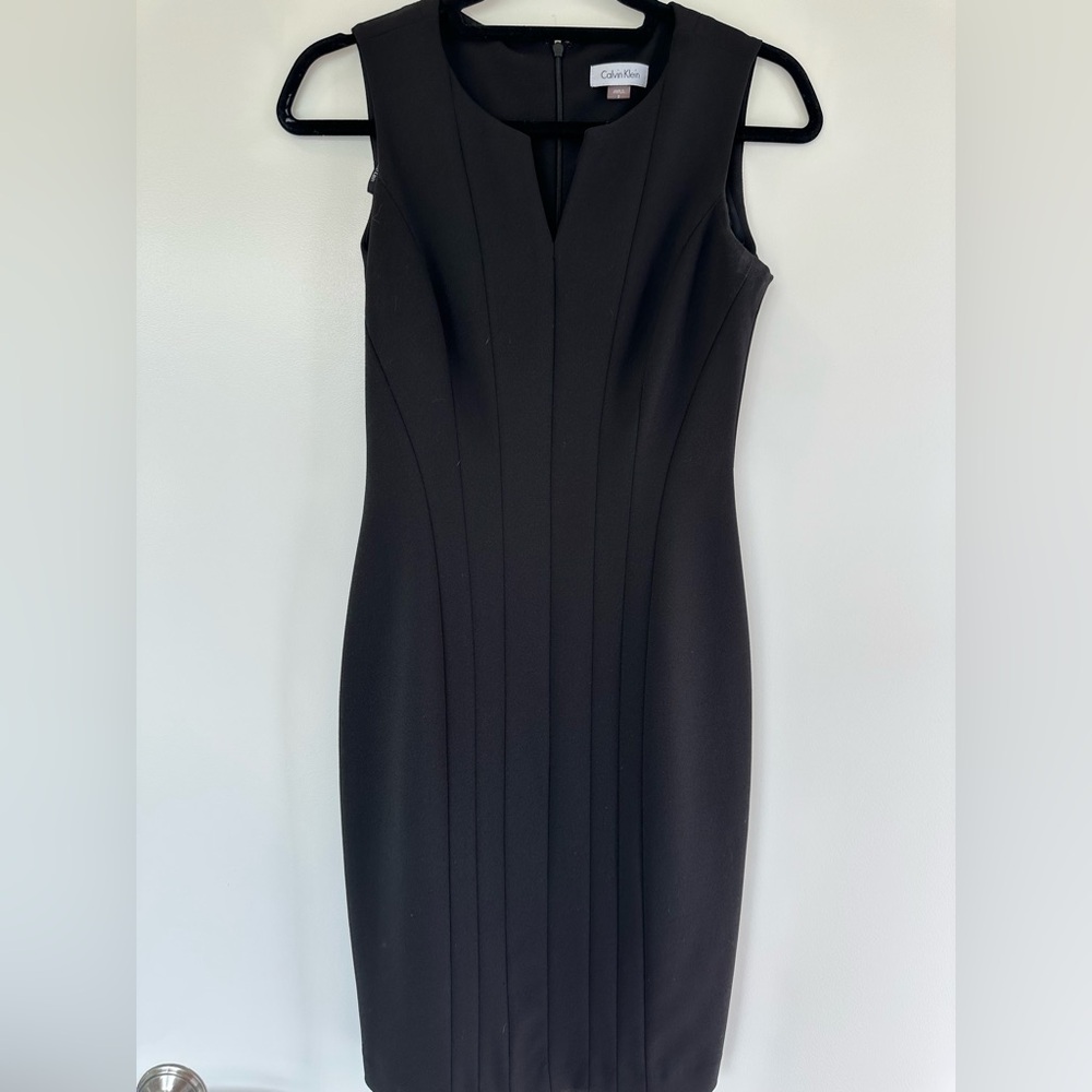 Calvin Klein Black Sheath Dress V-Neck Sleeveless Cocktail